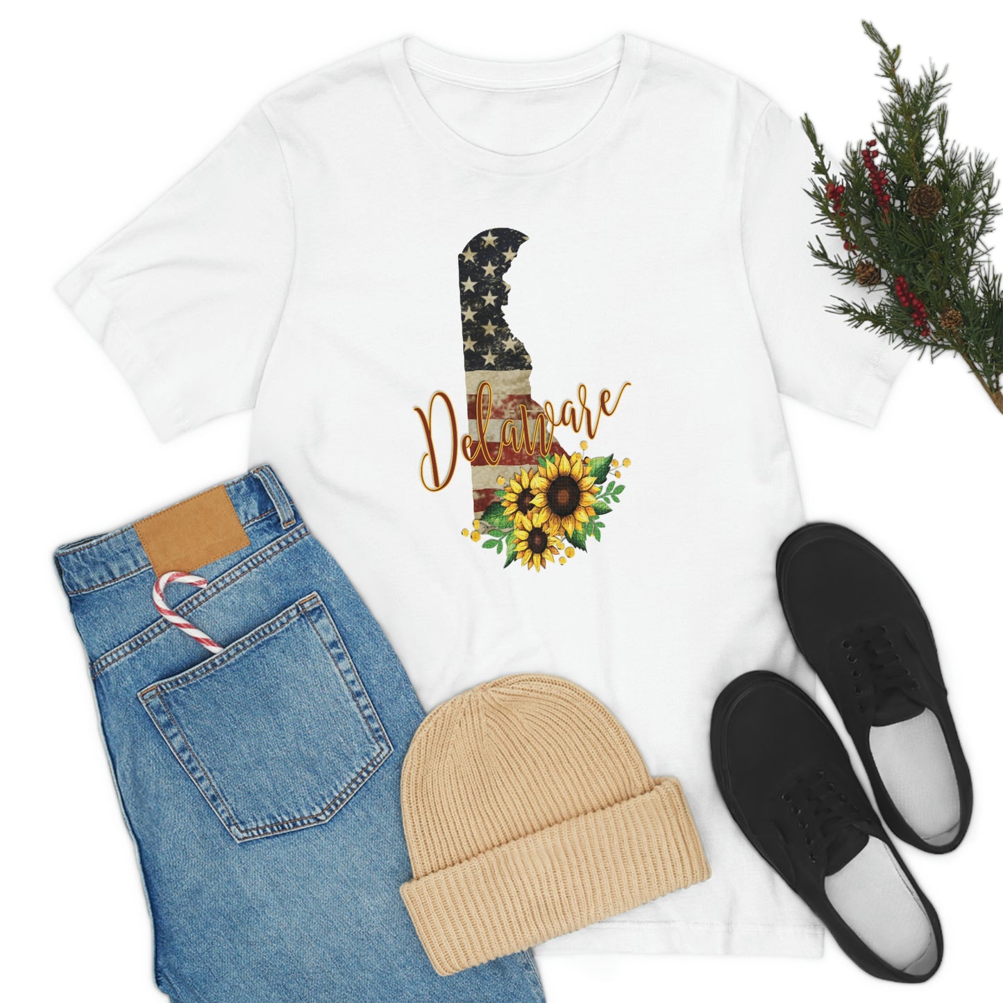 Delaware Flag Design with Sunflower Short Sleeve T-shirt
