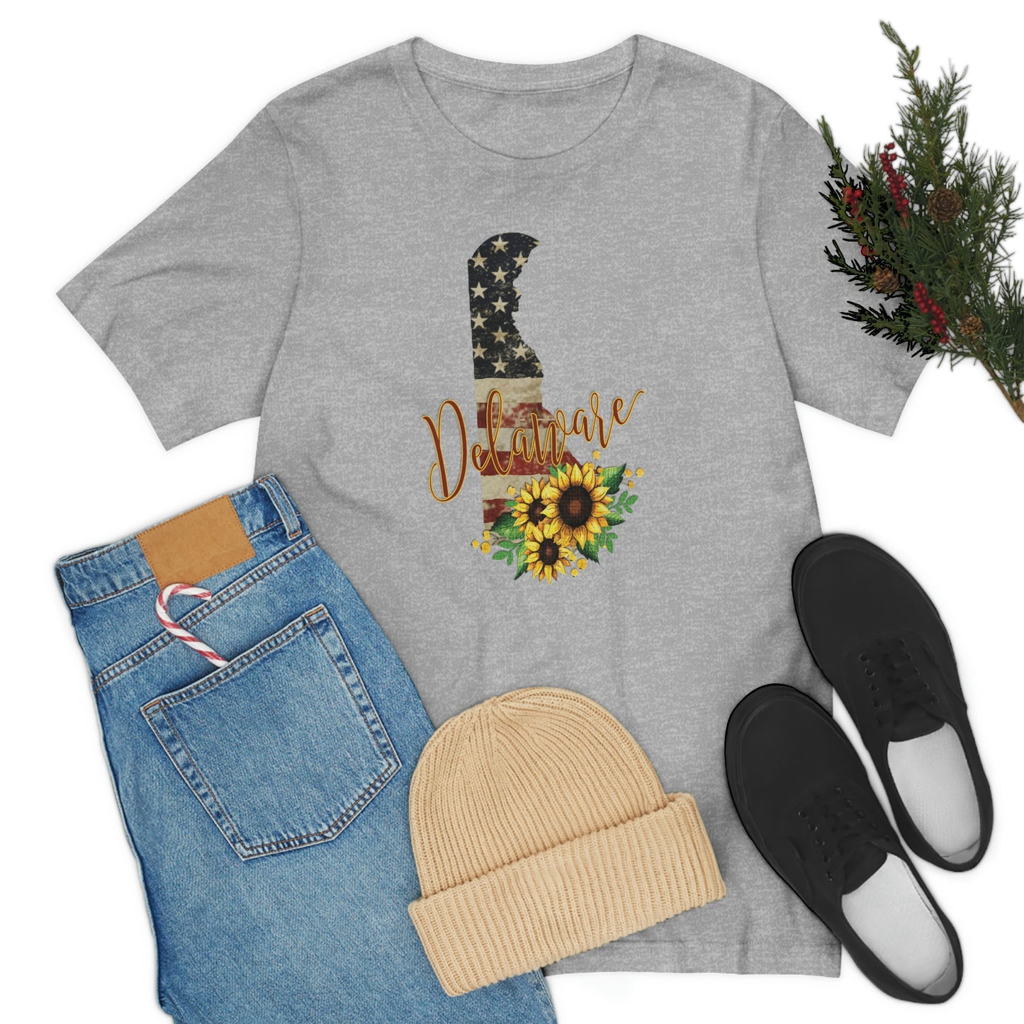 Delaware Flag Design with Sunflower Short Sleeve T-shirt