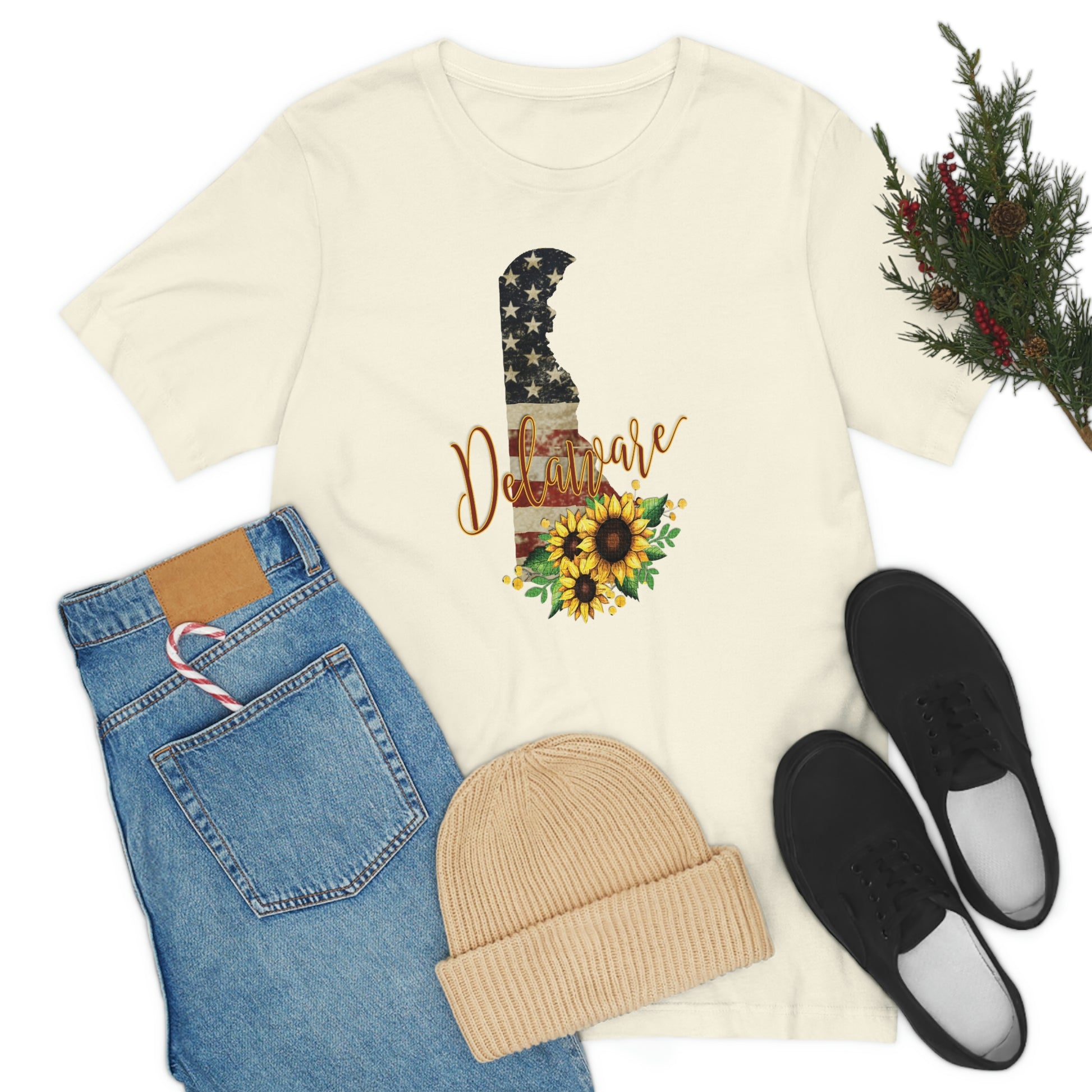 Delaware Flag Design with Sunflower Short Sleeve T-shirt