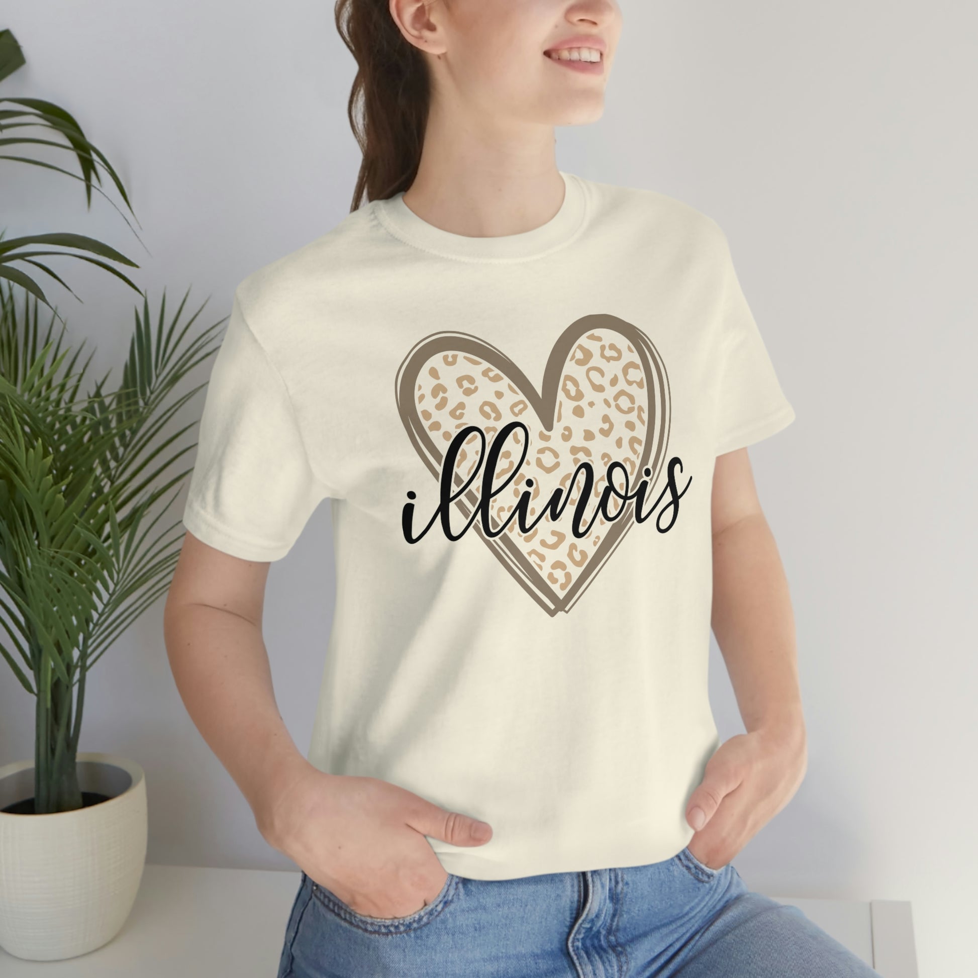 Illinois Gold Leopard Heart Black Script Short Sleeve T-shirt