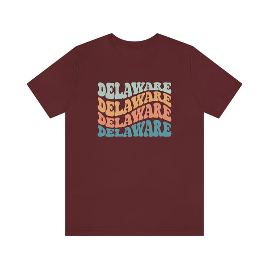 Delaware Wavy Letters Short Sleeve T-shirt