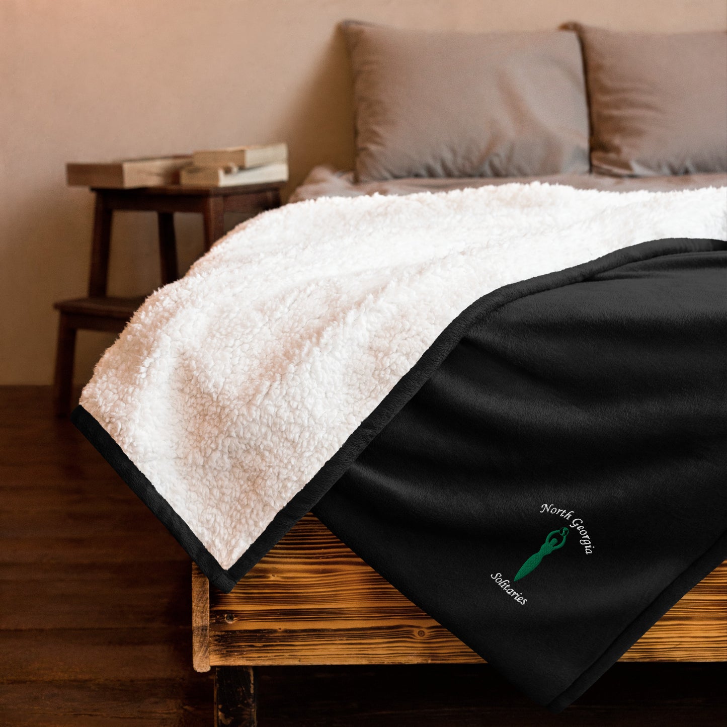 North Georgia Solitaries Premium sherpa blanket