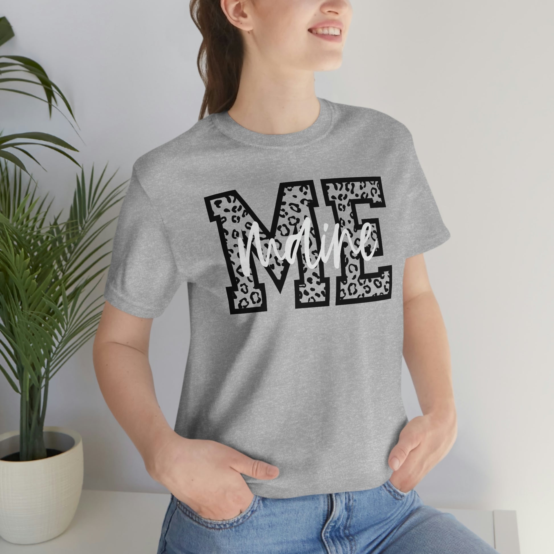 Maine ME Leopard Print Letters White Script Short Sleeve T-shirt