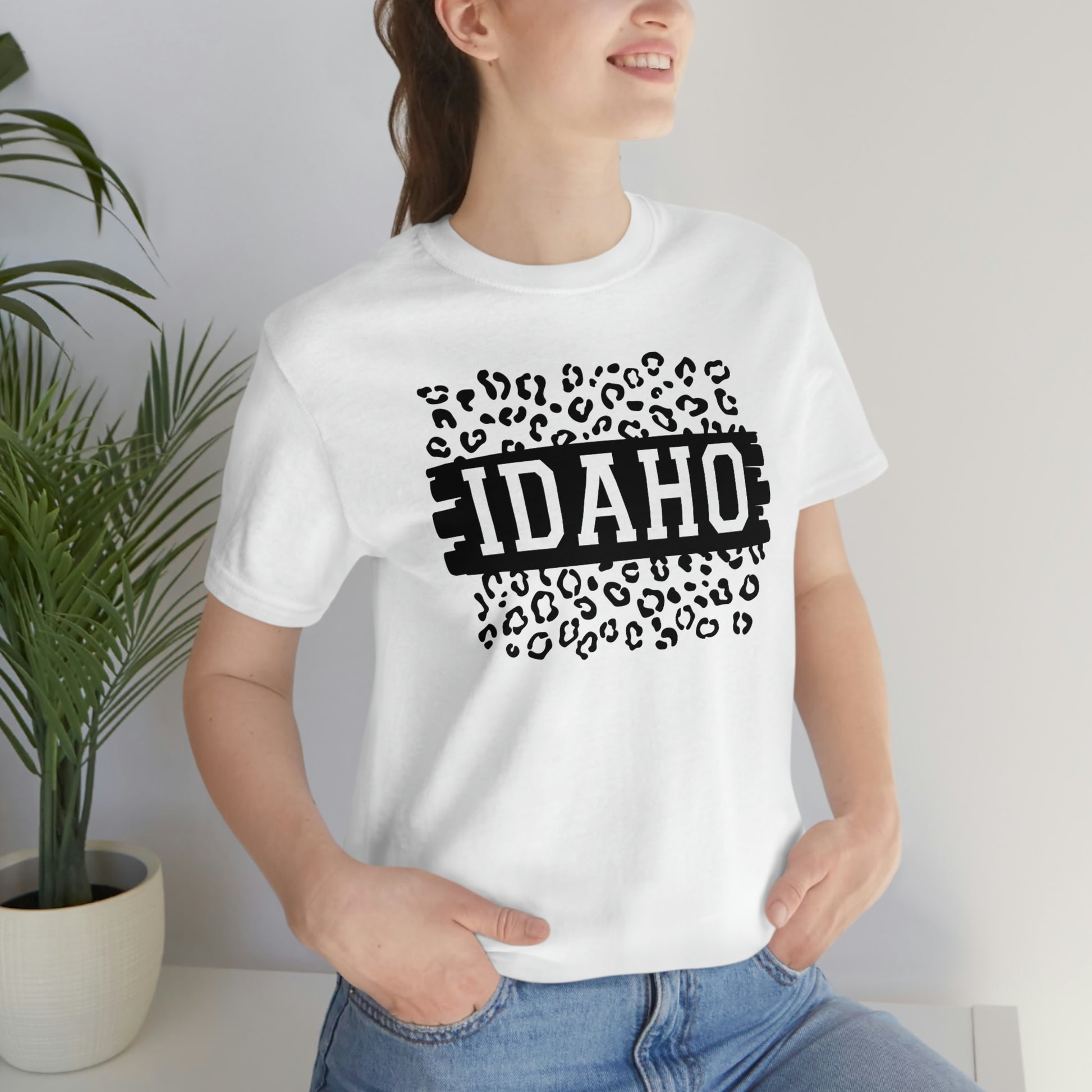 Idaho Leopard Print Background Short Sleeve T-shirt