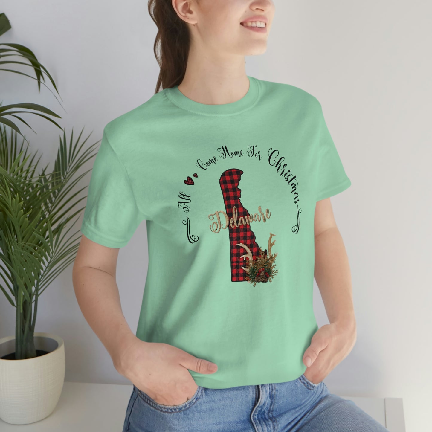 All Come Home for Christmas Delaware Short Sleeve T-shirt
